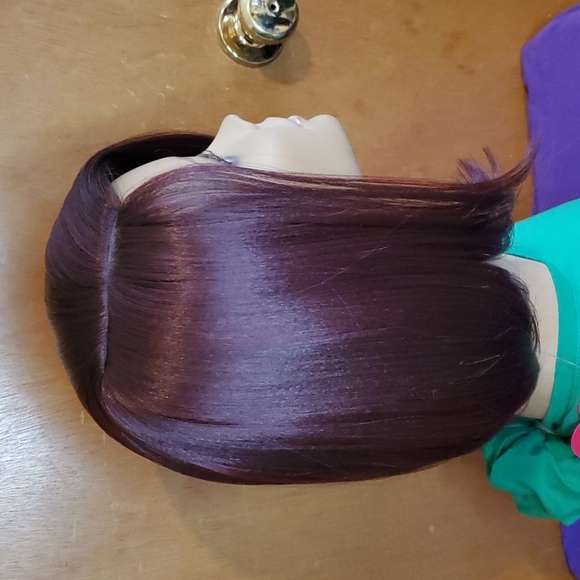Burgundy Side-Part Bob Wig - Picture 4 of 4